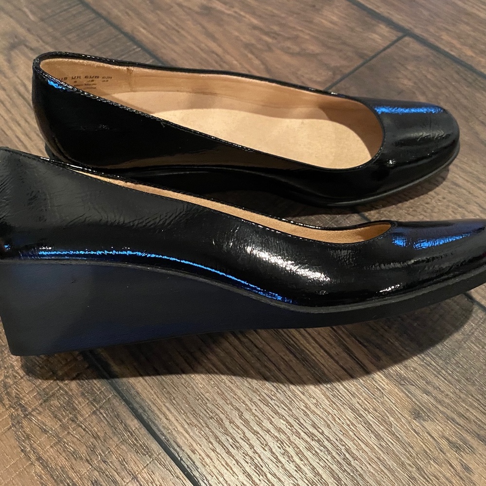 Life Stride Velocity 2.0 Black Wedges, Size 8